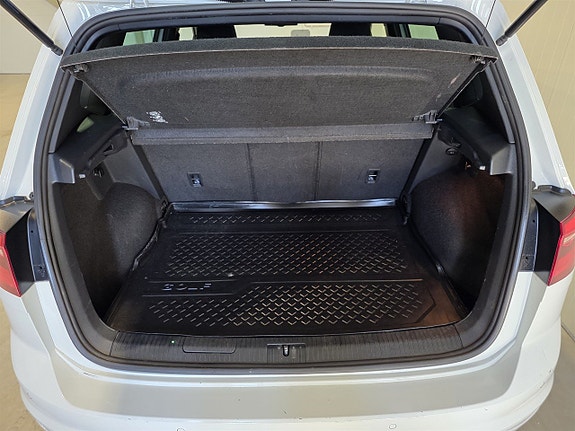 Volkswagen Golf Sportsvan 10 of 27