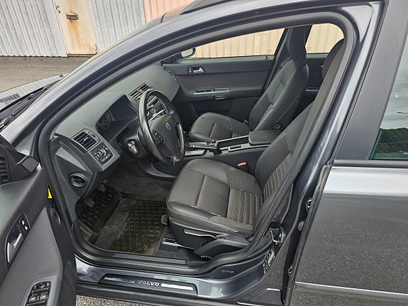 Volvo V50 5 of 15