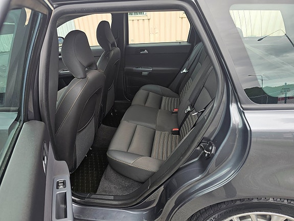 Volvo V50 6 of 15