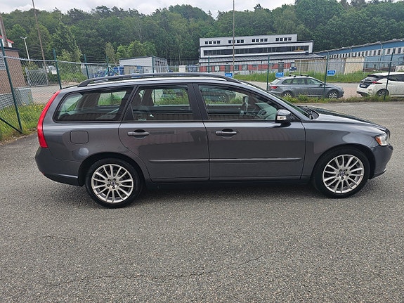 Volvo V50 4 of 15