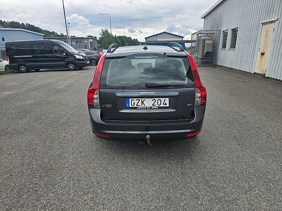 Volvo V50 3 of 15