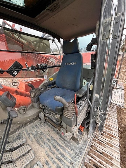 Hitachi ZX 470 19 of 24
