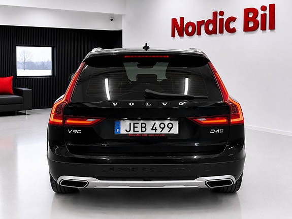 Volvo V90 Cross Country 4 of 5