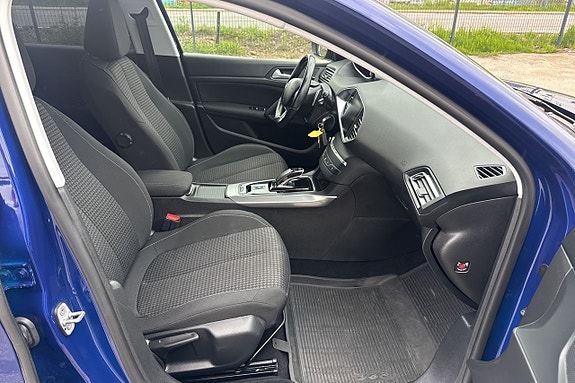 Peugeot 308 16 of 23