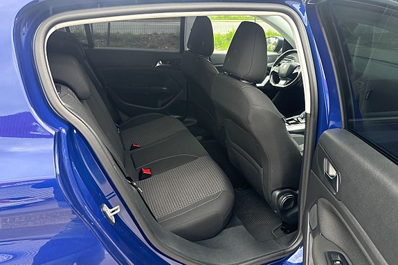 Peugeot 308 17 of 23