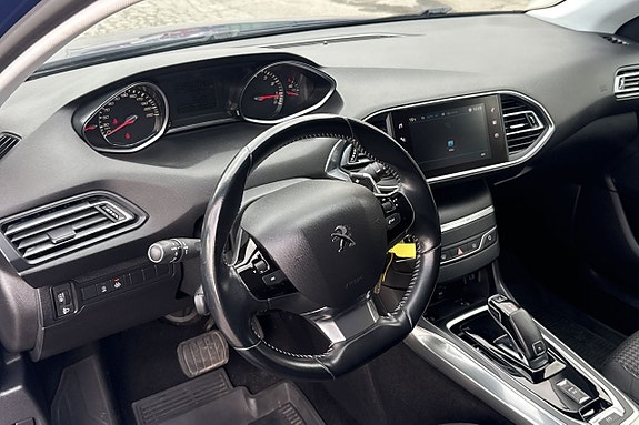 Peugeot 308 10 of 23
