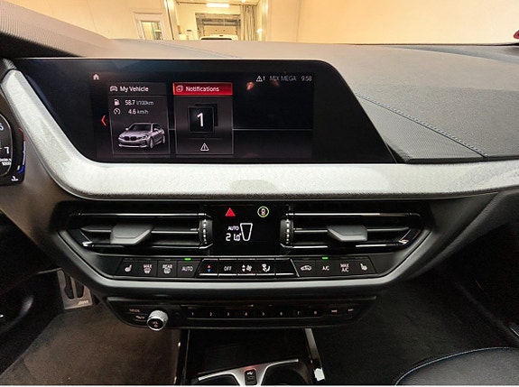 BMW 118i 9 of 11