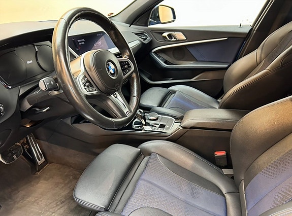 BMW 118i 5 of 11