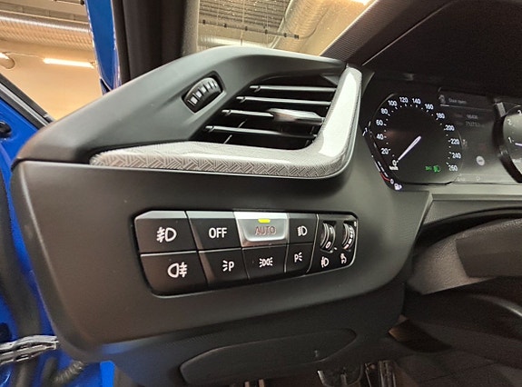BMW 118i 10 of 11