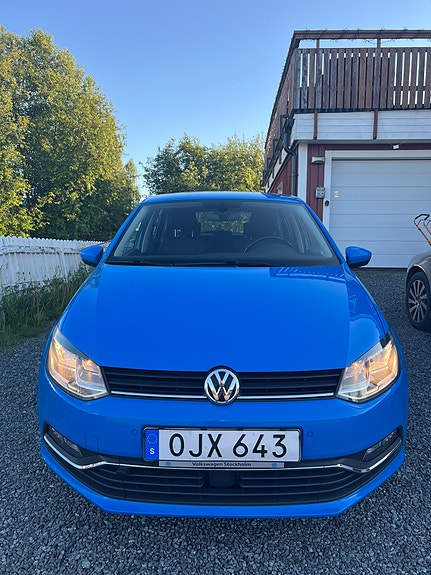 Volkswagen Polo 2 of 5