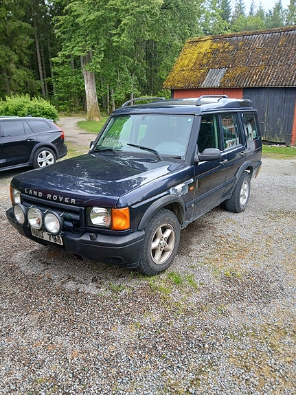 Land Rover Discovery 2 of 4
