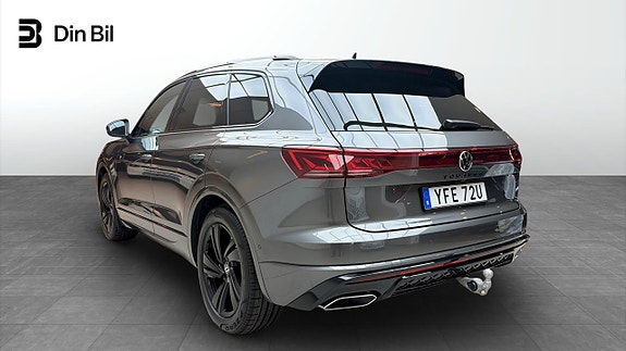 Volkswagen Touareg 3 of 5