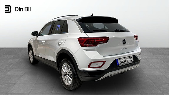 Volkswagen T-Roc 3 of 5