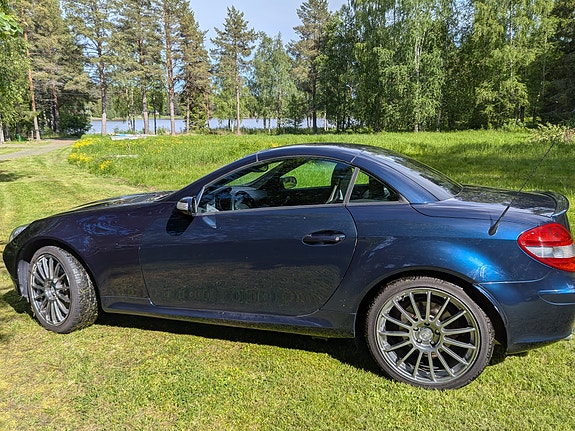 Mercedes-Benz SLK350 5 of 5
