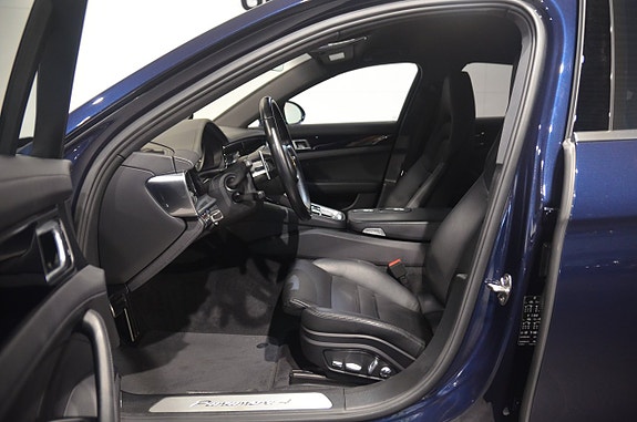 Porsche Panamera 4 10 of 22