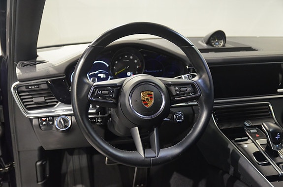Porsche Panamera 4 16 of 22
