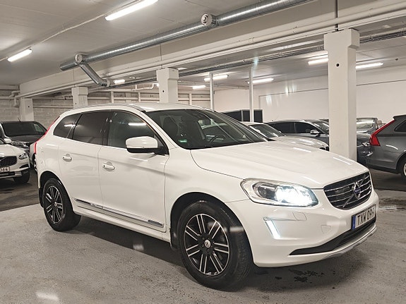 Volvo XC60 2 of 10