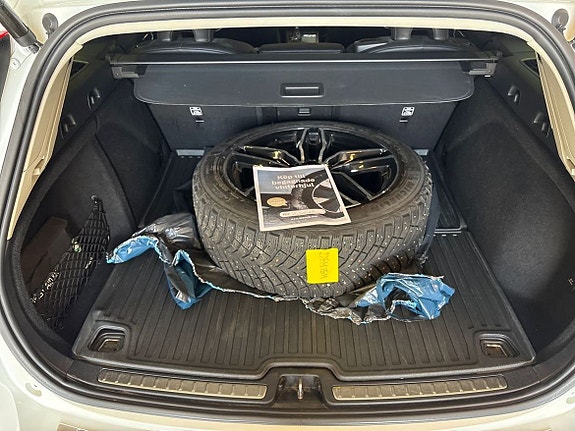 Volvo V60 Cross Country 4 of 5