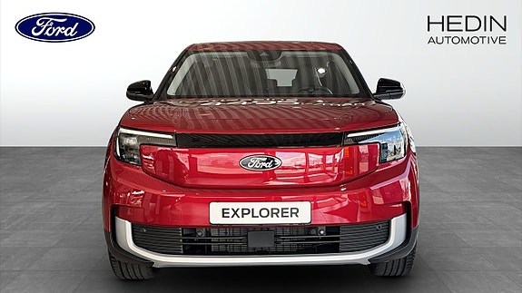 Ford Explorer 8 of 9