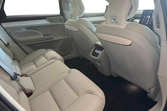 Volvo ES90 15 of 26