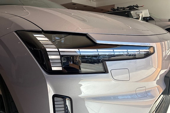 Volvo ES90 24 of 26