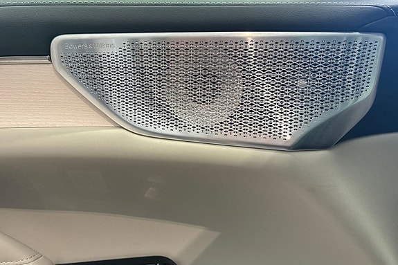 Volvo ES90 18 of 26