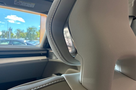 Volvo ES90 19 of 26