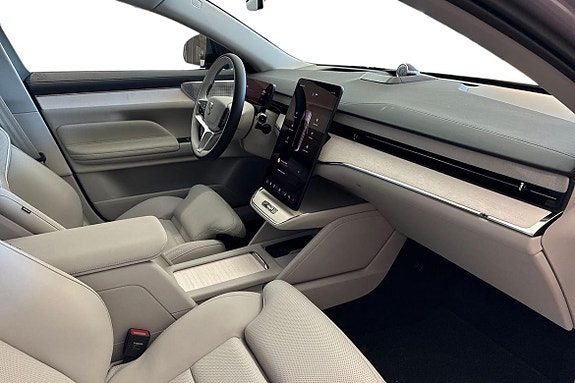 Volvo ES90 14 of 26