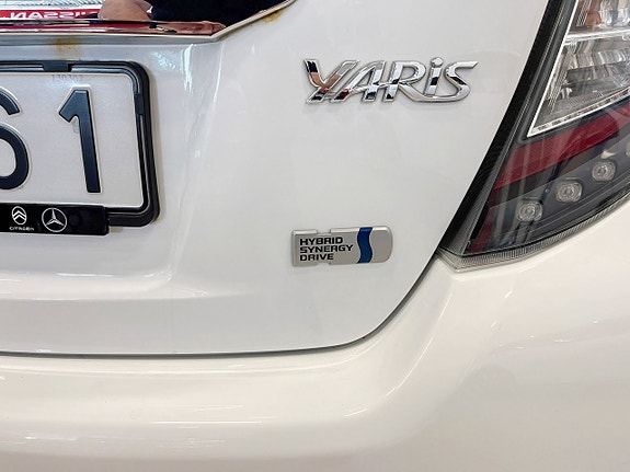 Toyota Yaris 7 of 23