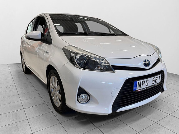 Toyota Yaris 2 of 23