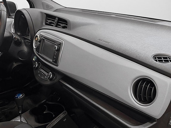Toyota Yaris 15 of 23