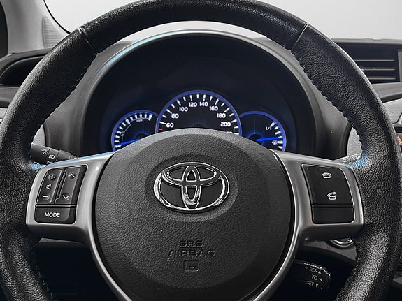 Toyota Yaris 23 of 23