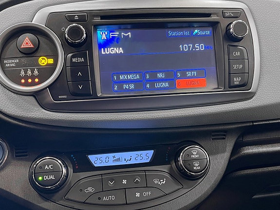 Toyota Yaris 19 of 23