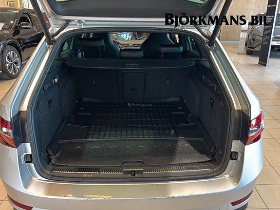Skoda Superb 14 of 17