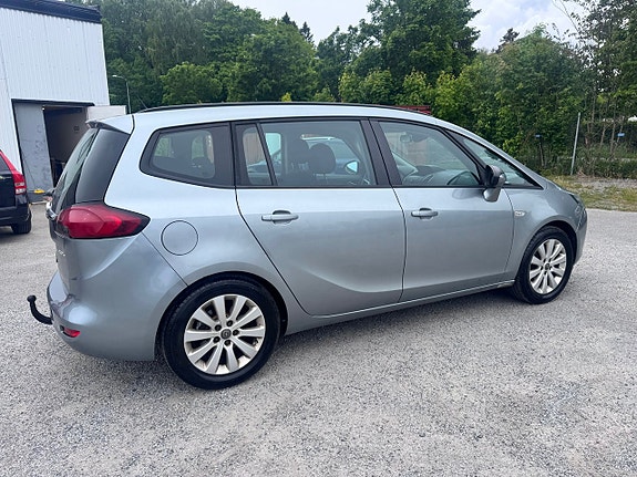 Opel Zafira Tourer 4 of 5