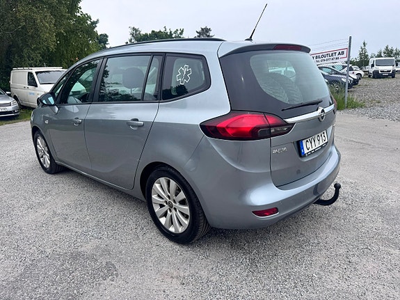 Opel Zafira Tourer 2 of 5