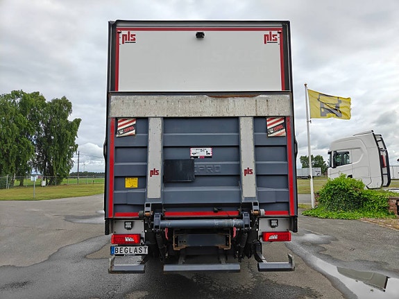 Scania P320 4x2 Skåpbil 4 of 5