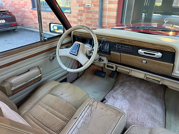Jeep Wagoneer 15 of 26