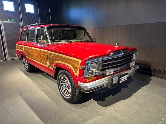 Jeep Wagoneer 3 of 26