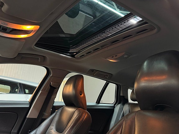 Volvo V60 14 of 17