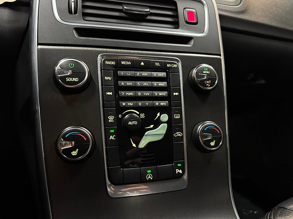 Volvo V60 12 of 17