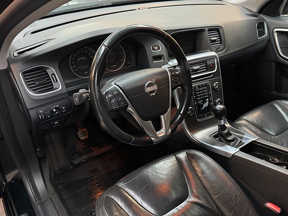 Volvo V60 7 of 17