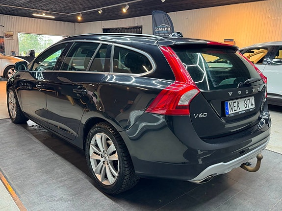 Volvo V60 4 of 5