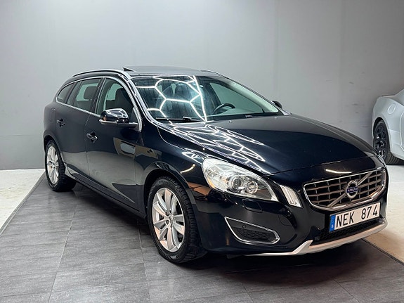 Volvo V60 2 of 5