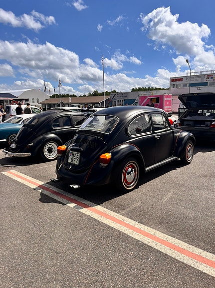 Volkswagen 1303 2 of 5