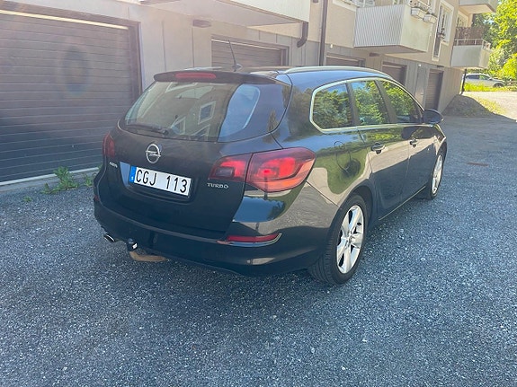 Opel Astra 2 of 5