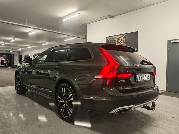 Volvo V90 Cross Country 4 of 5