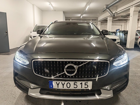 Volvo V90 Cross Country 7 of 10