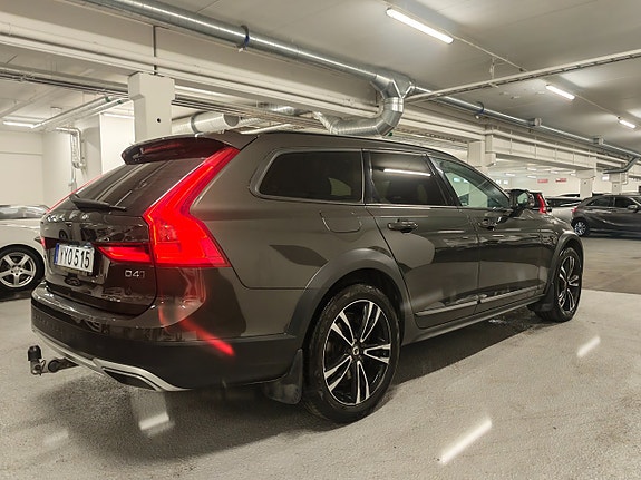 Volvo V90 Cross Country 5 of 5