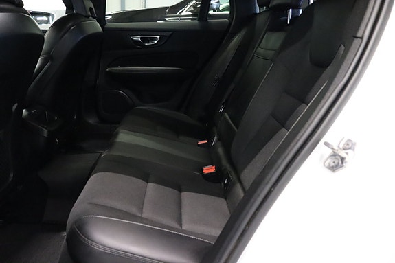 Volvo V60 16 of 29